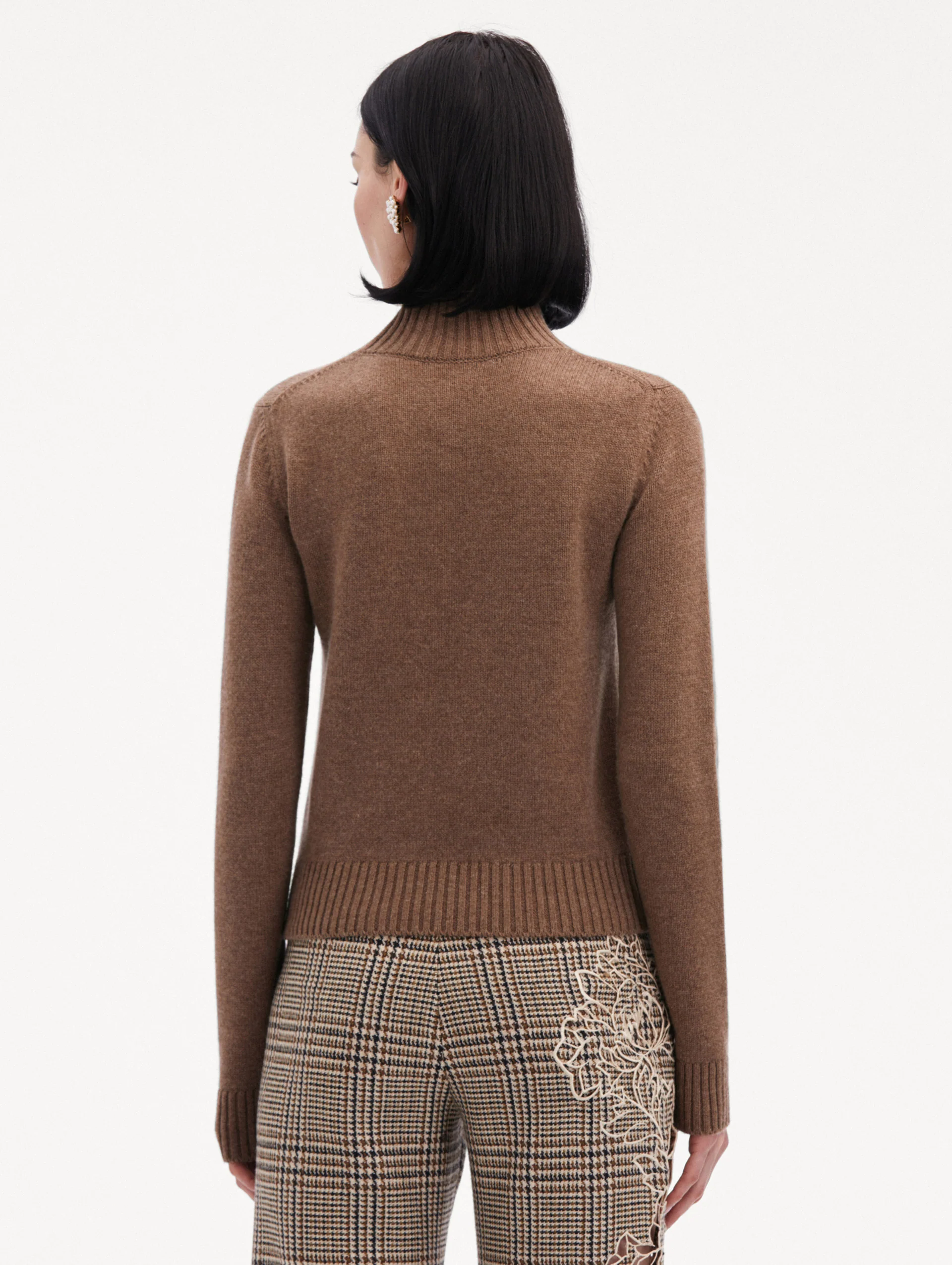 O Flower Mock Neck Cashmere Pullover - Image 4