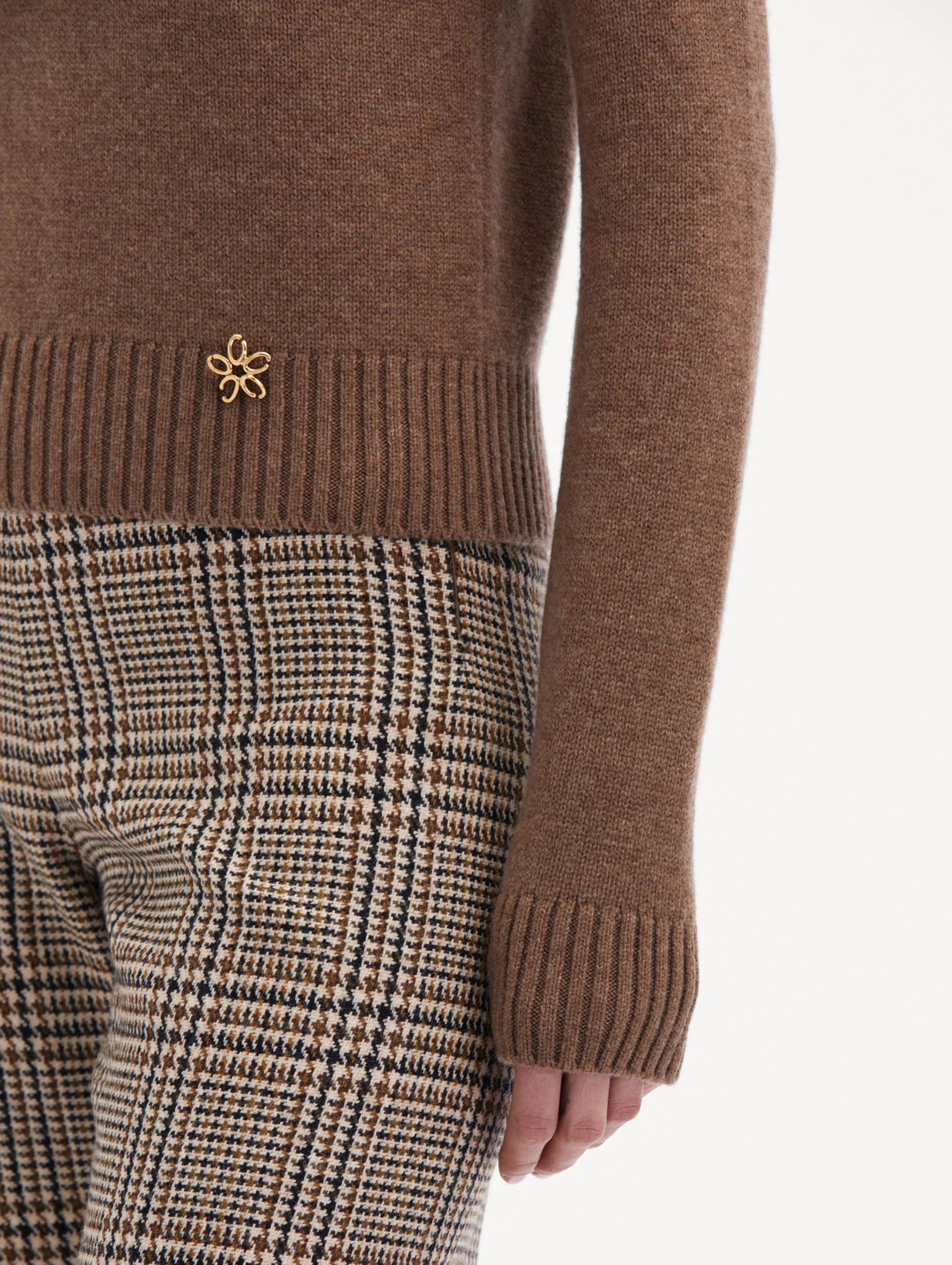 O Flower Mock Neck Cashmere Pullover - Image 6